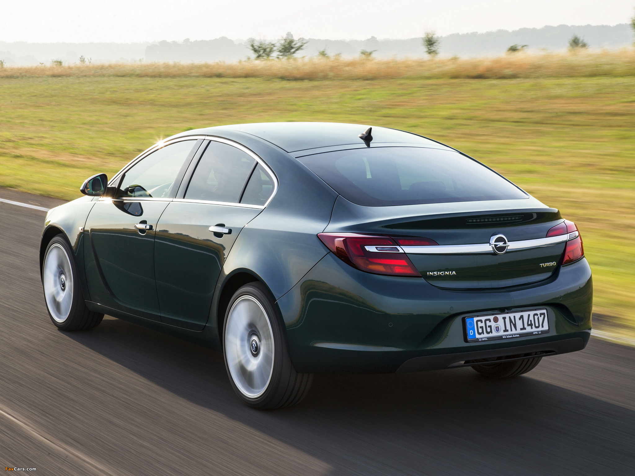 Opel Insignia Hatchback 2013 wallpapers (2048 x 1536)
