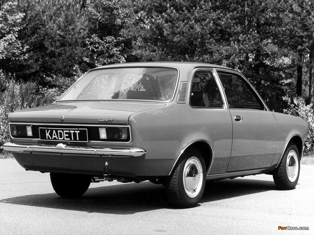 Images of Opel Kadett 2-door Sedan (C) 1973–77 (1024 x 768)