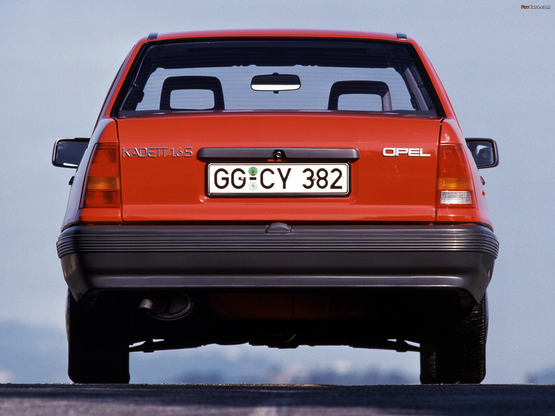 Images of Opel Kadett Sedan (E) 1984–89 (1920 x 1440)