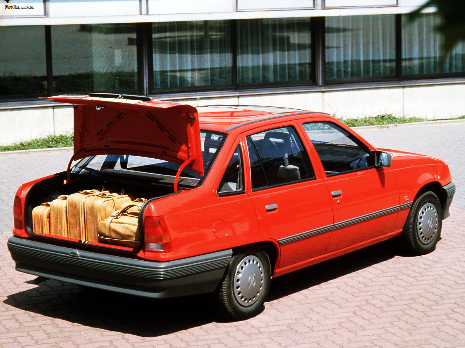 Images of Opel Kadett Sedan (E) 1984–89 (1600 x 1200)