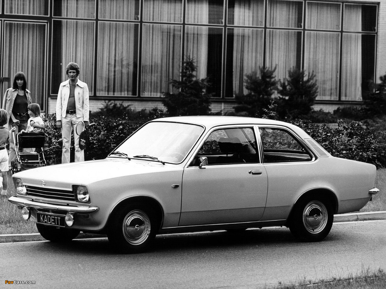 Opel Kadett 2-door Sedan (C) 1973–77 images (1280 x 960)
