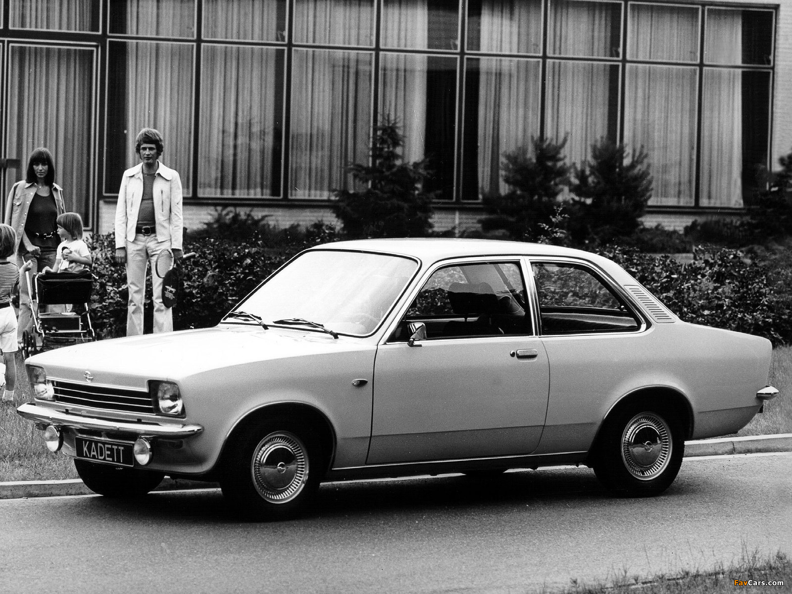 Opel Kadett 2-door Sedan (C) 1973–77 images (1600 x 1200)