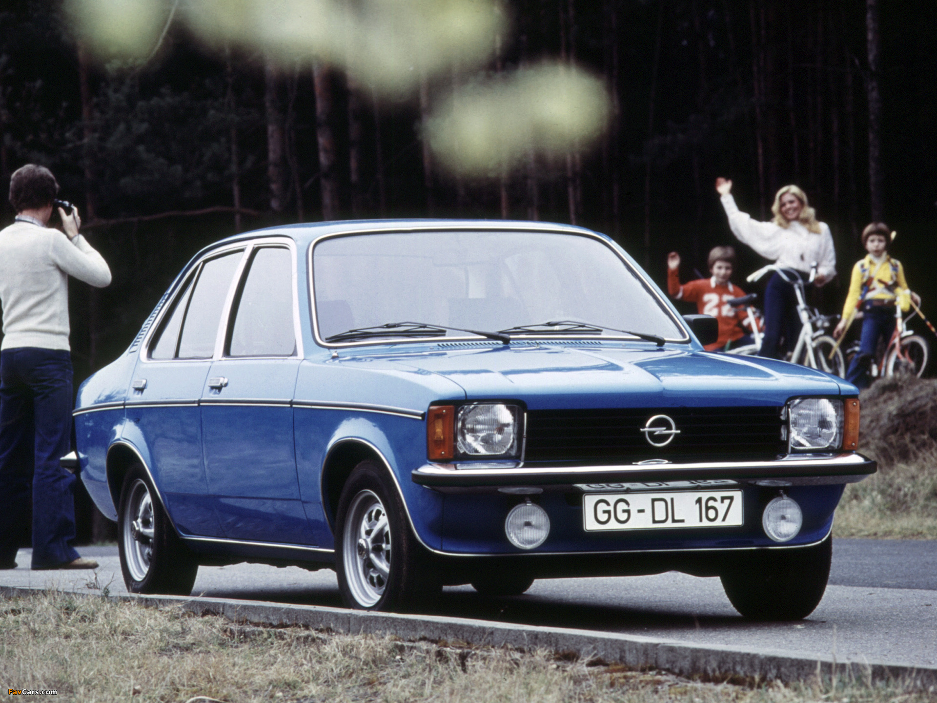 Opel Kadett 4-door Sedan (C) 1977–79 photos (1920 x 1440)