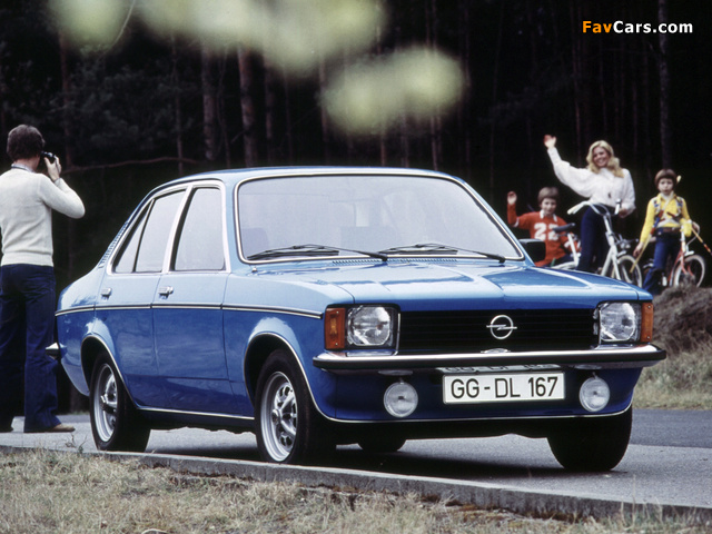 Opel Kadett 4-door Sedan (C) 1977–79 photos (640 x 480)