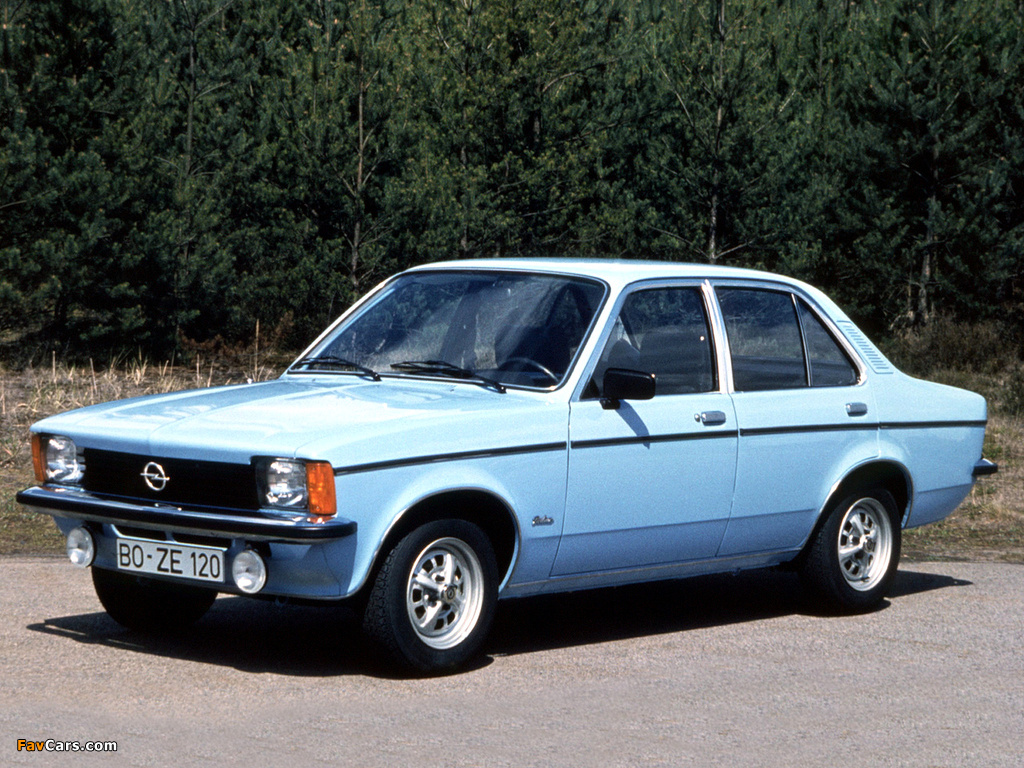 Opel Kadett 4-door Sedan (C) 1977–79 photos (1024 x 768)