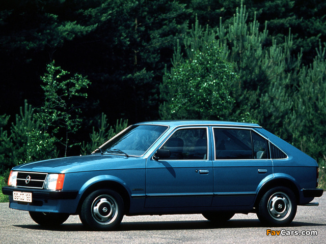 Opel Kadett 5-door (D) 1979–84 photos (640 x 480)