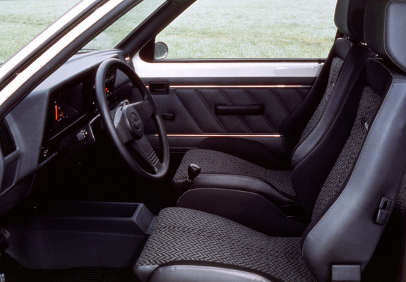 Opel Kadett SR 3-door (D) 1979–84 photos