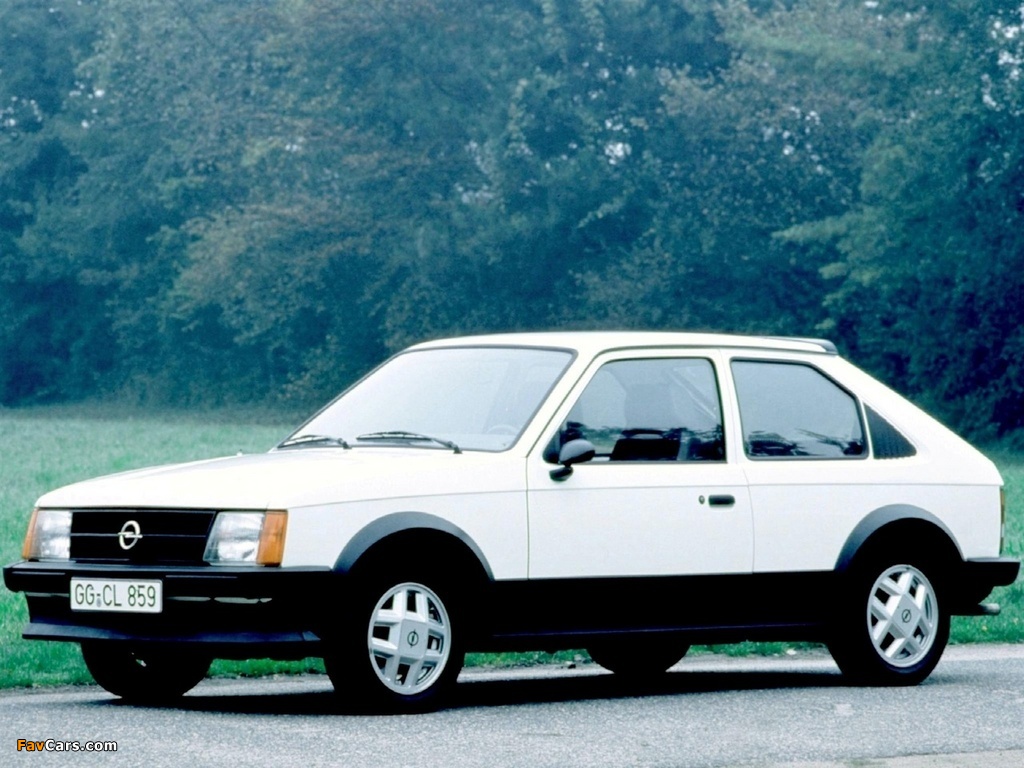 Opel Kadett SR 3-door (D) 1979–84 photos (1024 x 768)