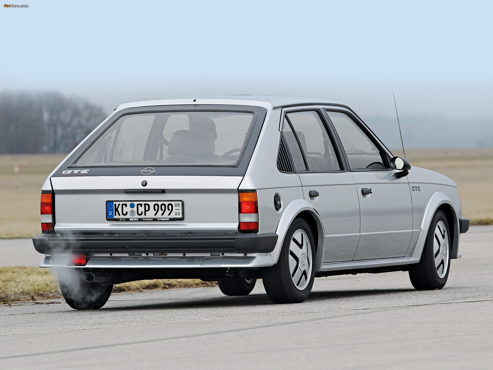 Opel Kadett GT/E 5-door (D) 1983–84 pictures (2048 x 1536)