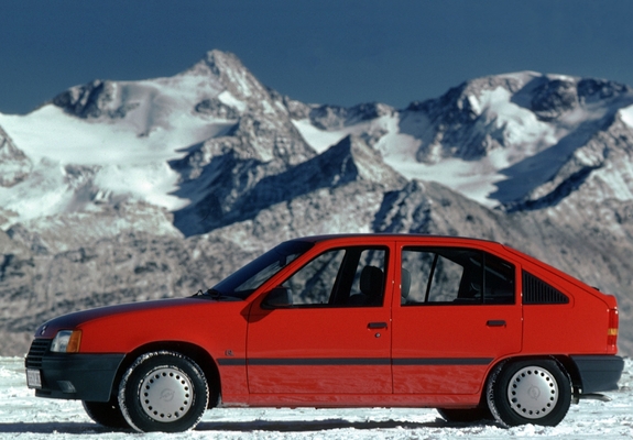 Opel Kadett 5-door (E) 1984–89 images