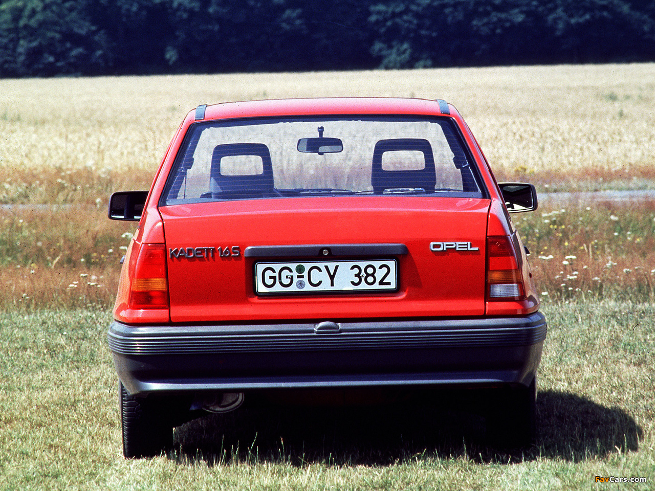 Opel Kadett Sedan (E) 1984–89 photos (1280 x 960)