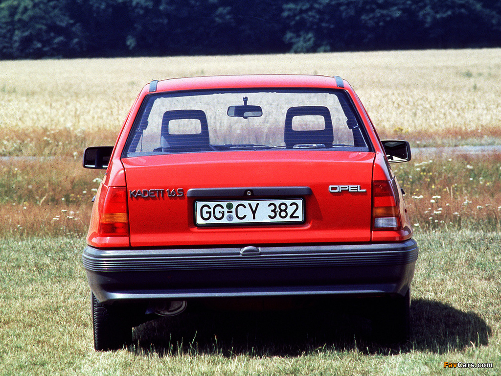 Opel Kadett Sedan (E) 1984–89 photos (1024 x 768)