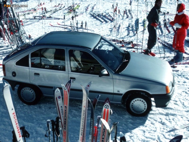 Opel Kadett 5-door (E) 1984–89 photos (800 x 600)