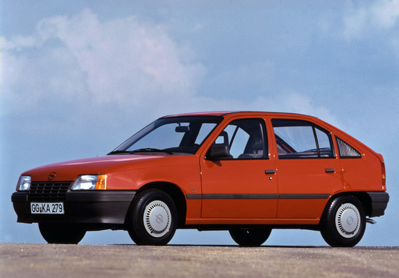 Opel Kadett 5-door (E) 1984–89 pictures