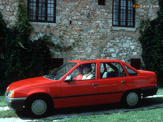 Opel Kadett Sedan (E) 1984–89 pictures (640 x 480)