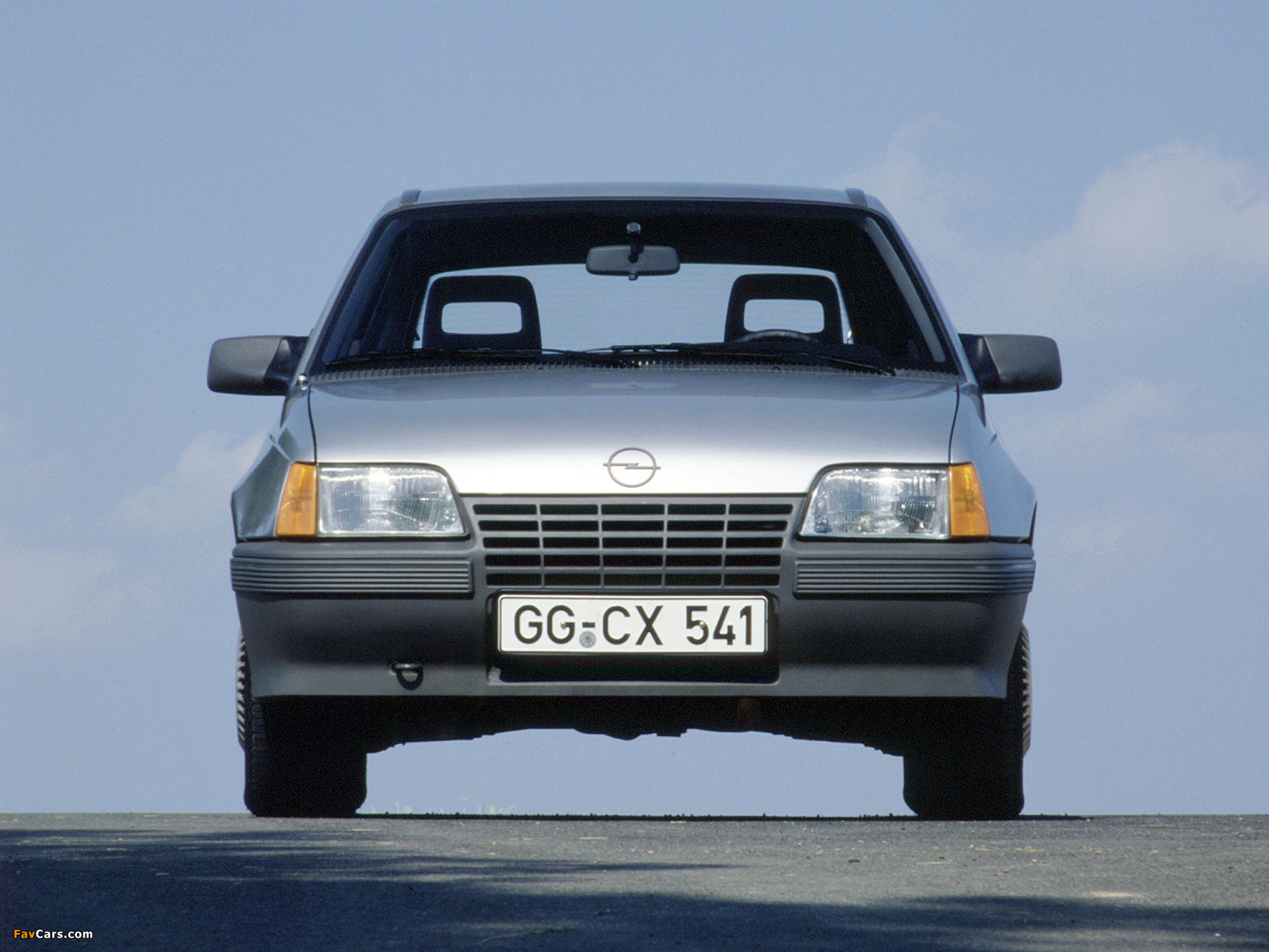 Opel Kadett 3-door (E) 1984–89 wallpapers (1600 x 1200)