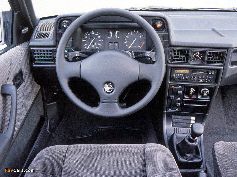 Opel Kadett 5-door (E) 1989–91 pictures (800 x 600)