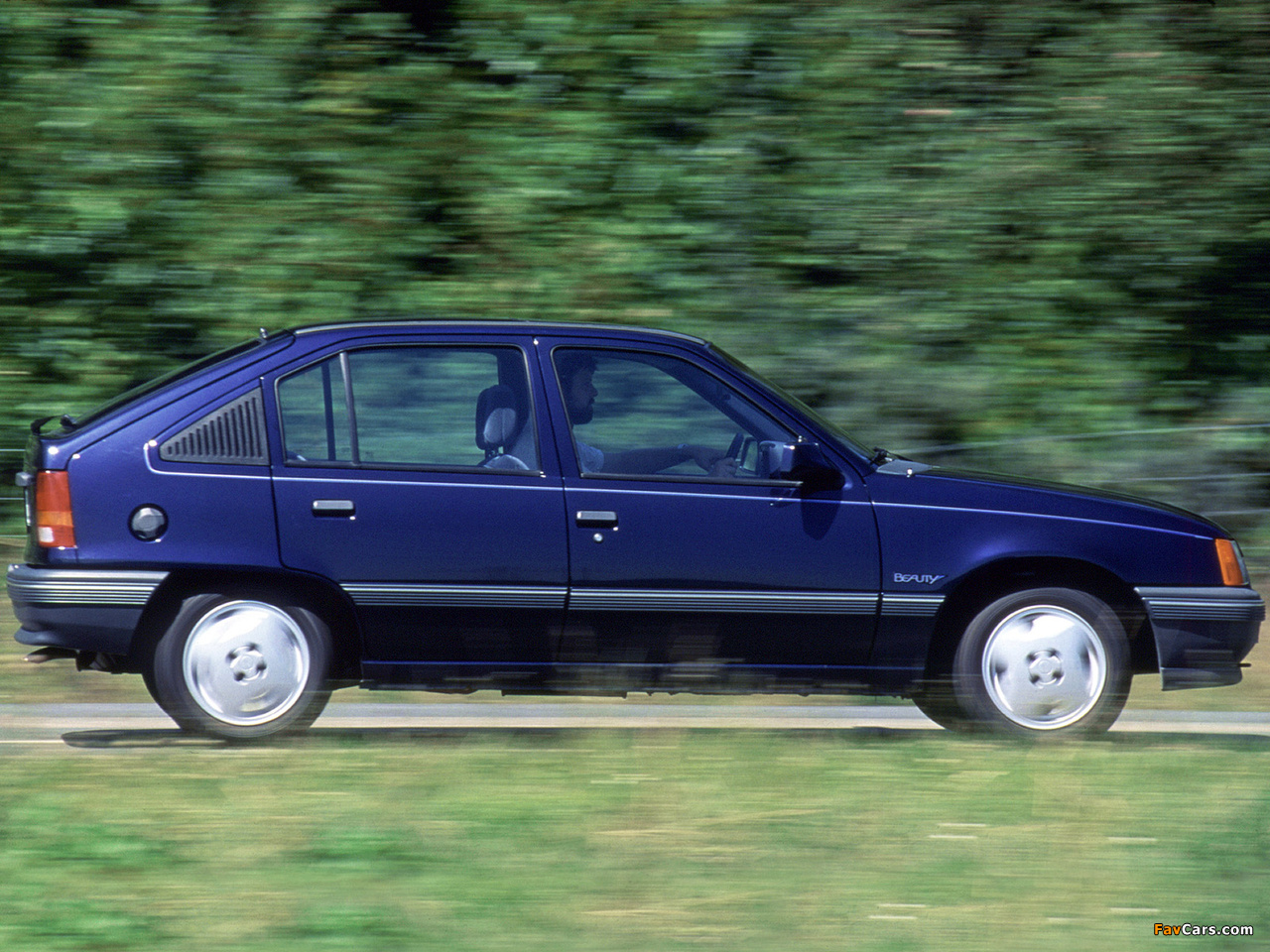 Opel Kadett 5-door (E) 1989–91 pictures (1280 x 960)