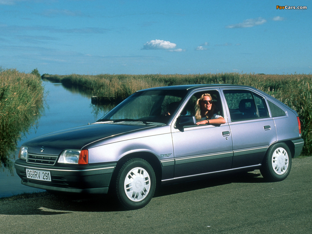 Opel Kadett 5-door (E) 1989–91 pictures (1024 x 768)