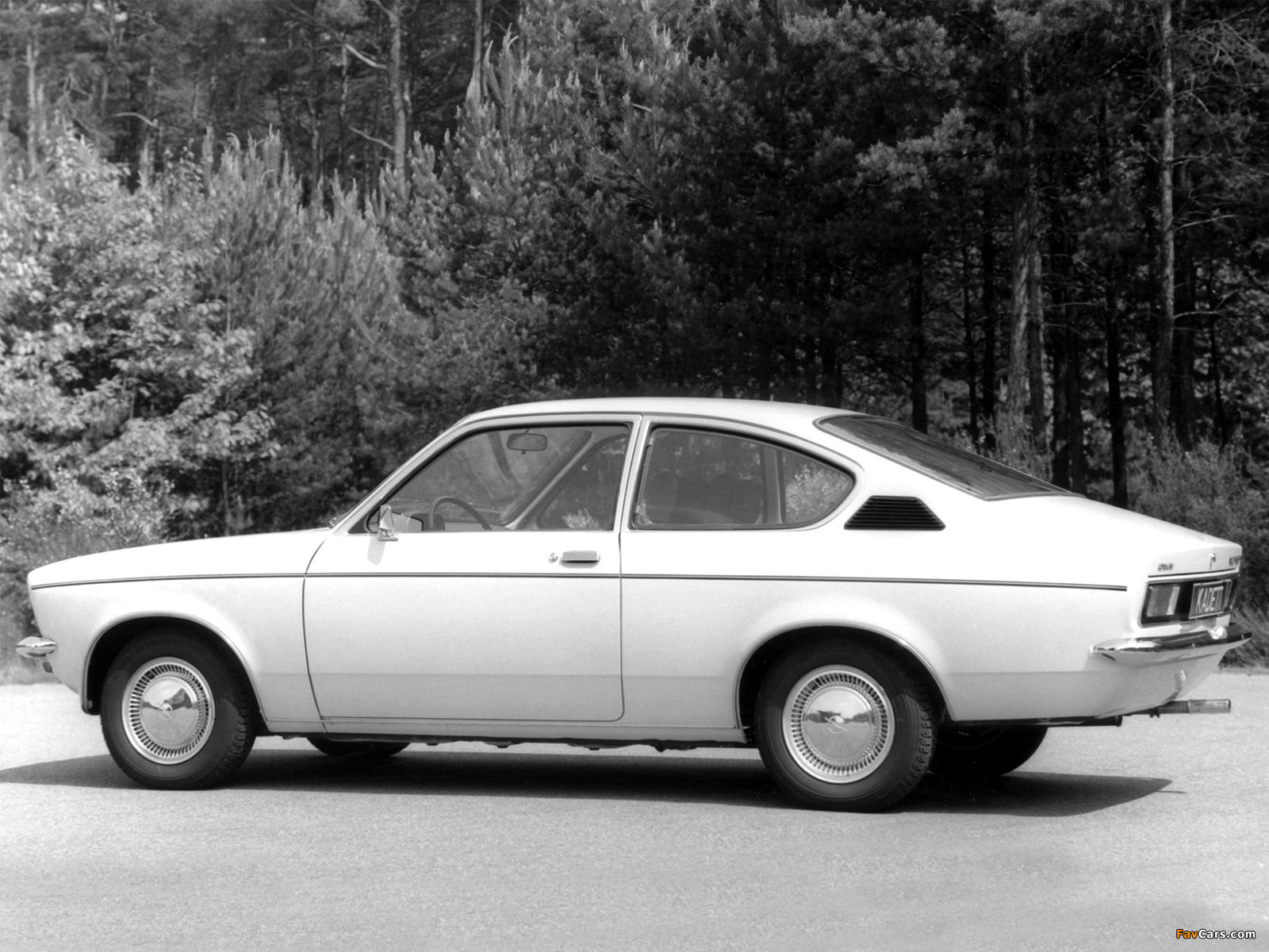 Photos of Opel Kadett Coupe (C) 1973–77 (1600 x 1200)