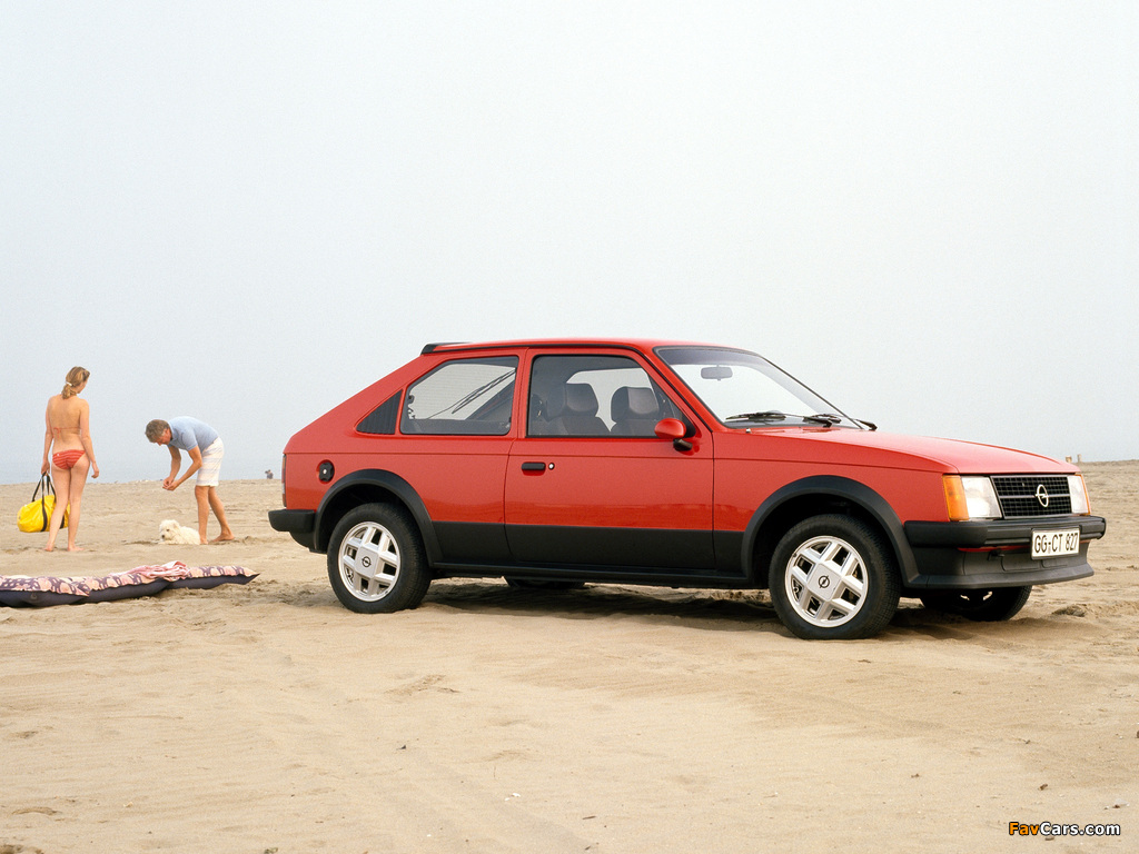 Photos of Opel Kadett SR 3-door (D) 1979–84 (1024 x 768)