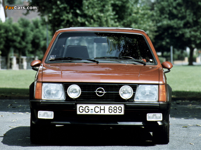 Photos of Opel Kadett SR 3-door (D) 1979–84 (640 x 480)