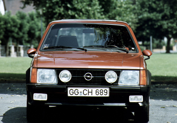 Photos of Opel Kadett SR 3-door (D) 1979–84