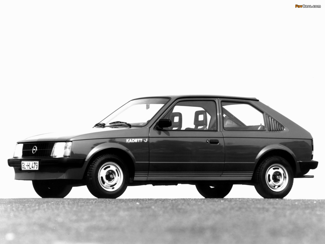 Photos of Opel Kadett 3-door (D) 1979–84 (1280 x 960)