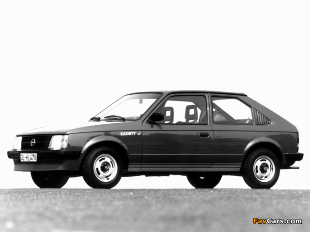 Photos of Opel Kadett 3-door (D) 1979–84 (640 x 480)