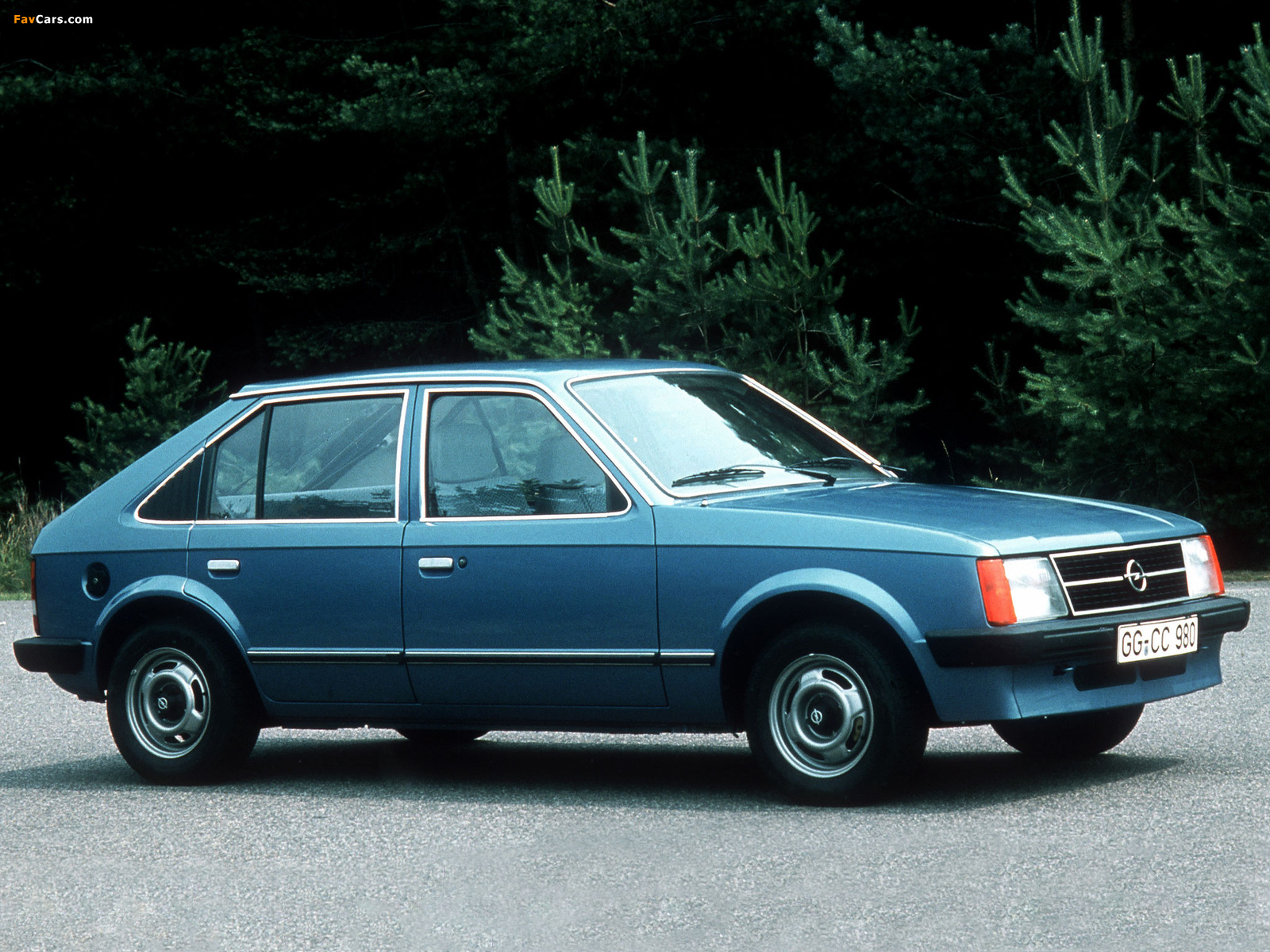 Photos of Opel Kadett 5-door (D) 1979–84 (1600 x 1200)