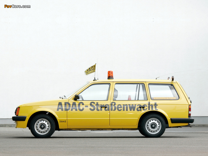 Photos of Opel Kadett Caravan 5-door (D) 1979–84 (800 x 600)
