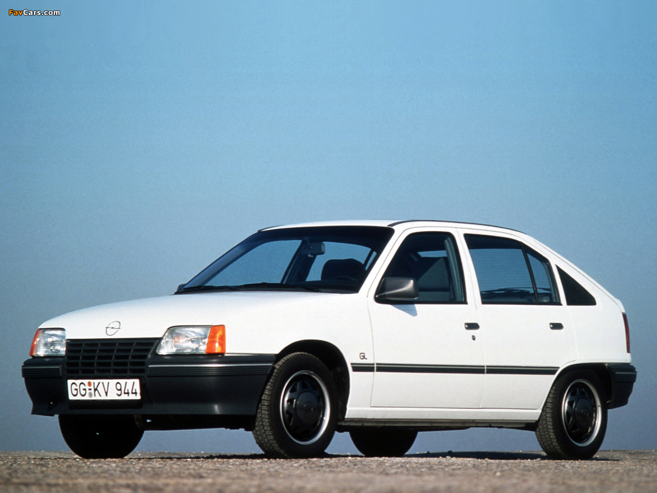 Photos of Opel Kadett 5-door (E) 1984–89 (1280 x 960)