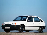 Photos of Opel Kadett 5-door (E) 1984–89