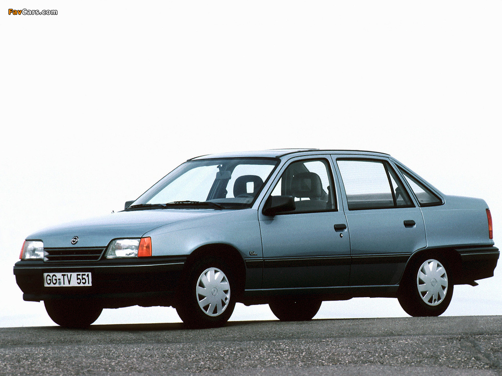 Photos of Opel Kadett Sedan (E) 1989–91 (1024 x 768)