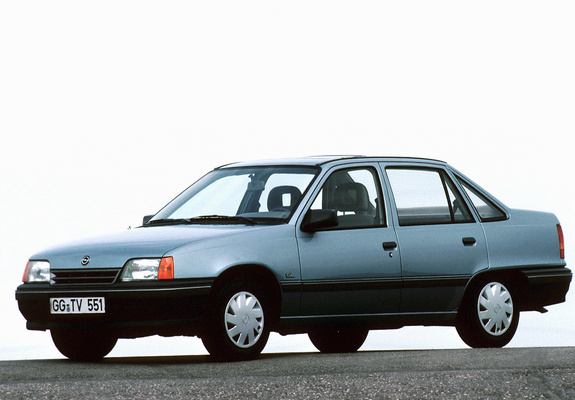 Photos of Opel Kadett Sedan (E) 1989–91
