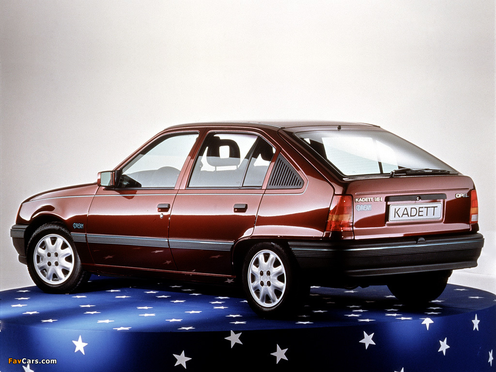 Photos of Opel Kadett 5-door Dream (E) 1990 (1024 x 768)