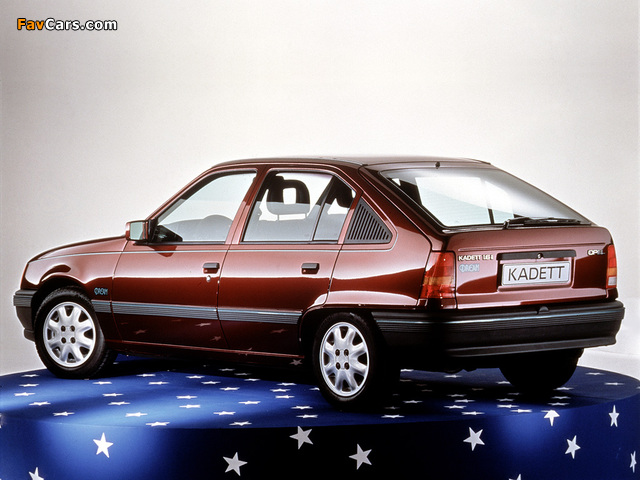 Photos of Opel Kadett 5-door Dream (E) 1990 (640 x 480)