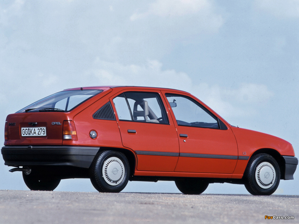 Pictures of Opel Kadett 5-door (E) 1984–89 (1024 x 768)