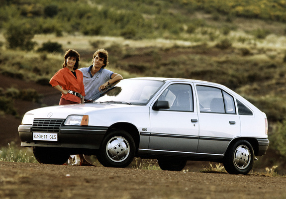 Pictures of Opel Kadett 5-door (E) 1984–89