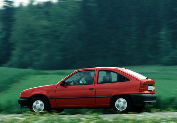 Opel Kadett 3-door (E) 1984–89 wallpapers