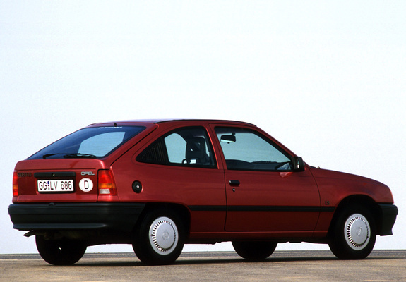 Opel Kadett 3-door (E) 1984–89 wallpapers