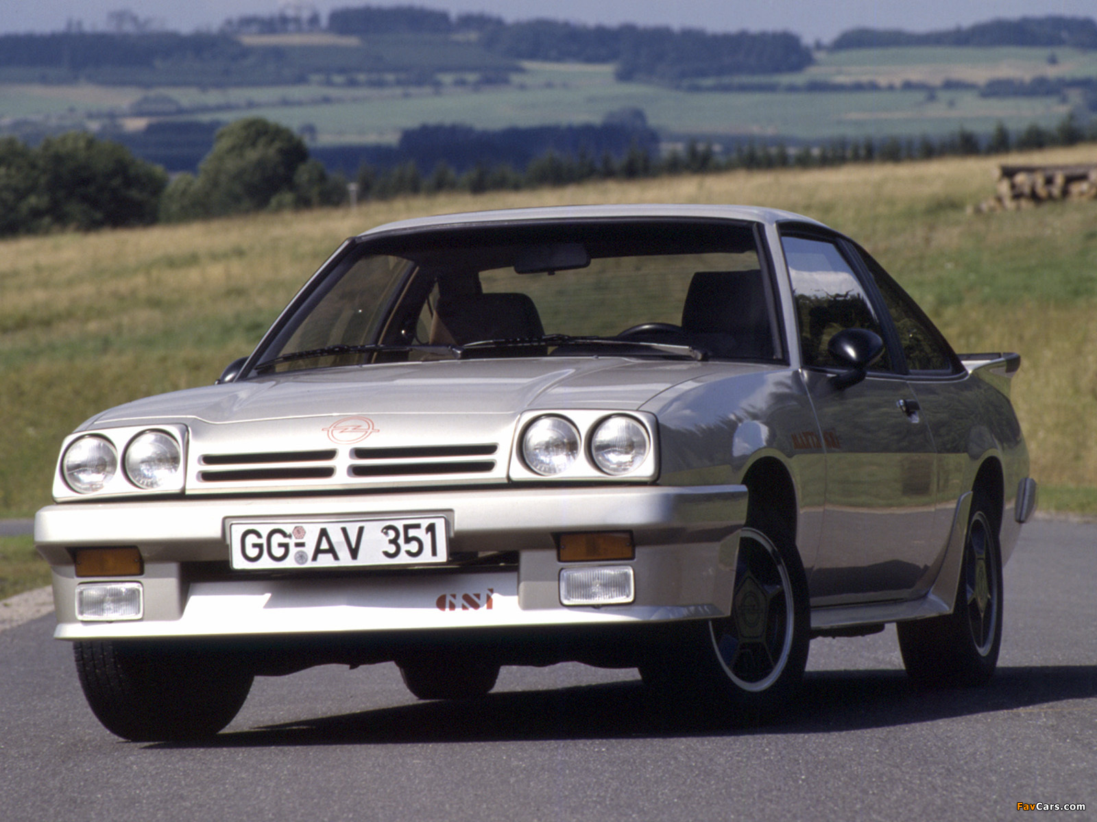 Opel Manta GSi (B) 1984–88 photos (1600 x 1200)