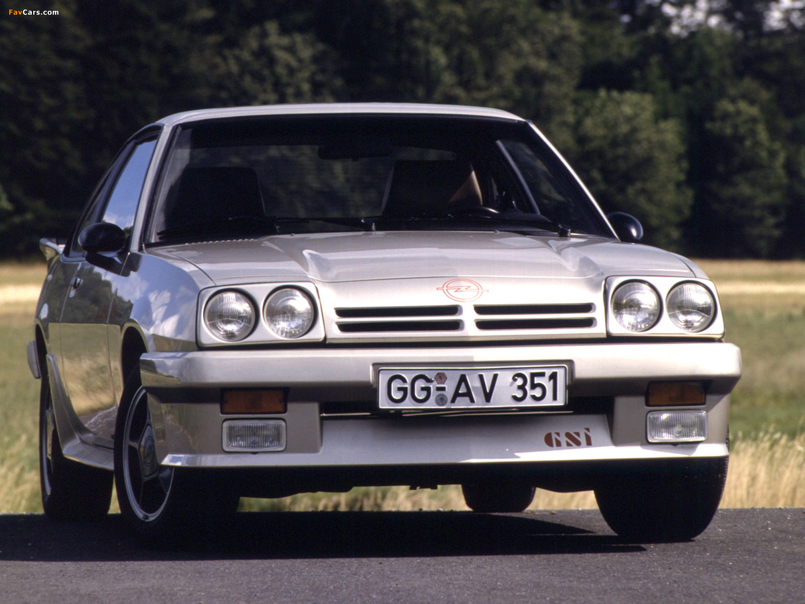 Opel Manta GSi (B) 1984–88 wallpapers (1600 x 1200)
