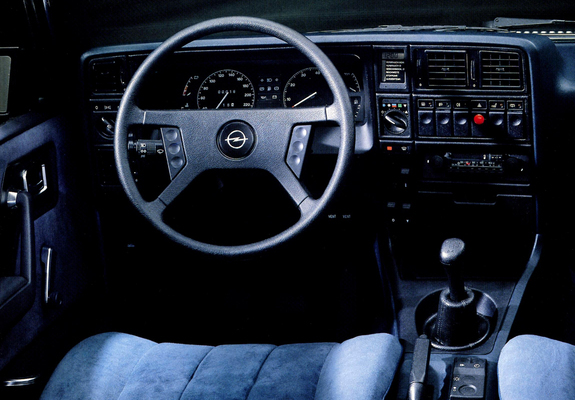 Images of Opel Monza (A2) 1982–86