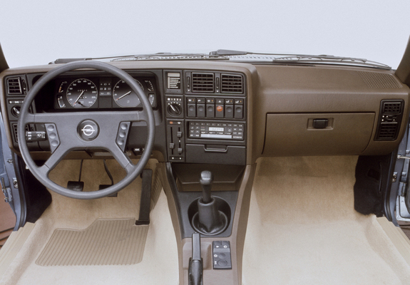 Pictures of Opel Monza (A2) 1982–86