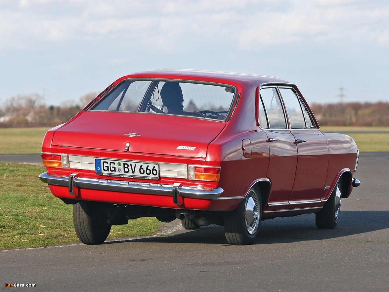 Pictures of Opel Olympia 4-door Limousine (A) 1967–70 (1280 x 960)