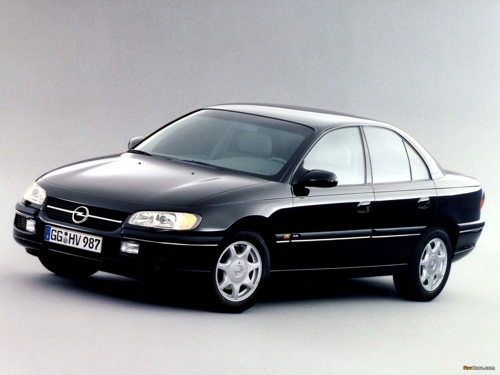 Photos of Opel Omega MV6 (B) 1994–97 (1600 x 1200)