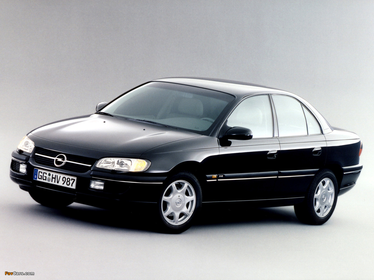 Photos of Opel Omega MV6 (B) 1994–97 (1280 x 960)