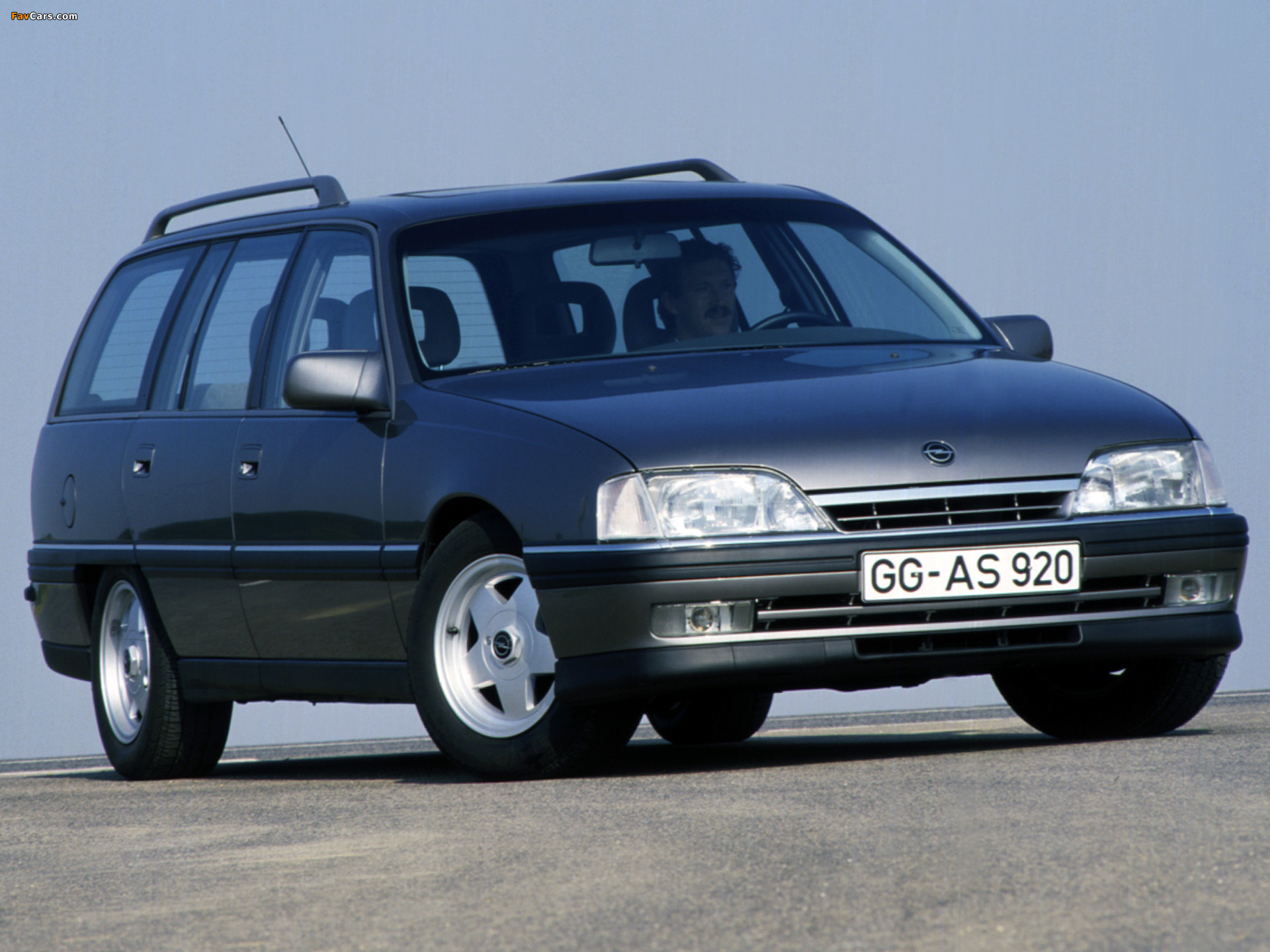 Opel Omega Caravan (A) 1990–94 wallpapers (1920 x 1440)