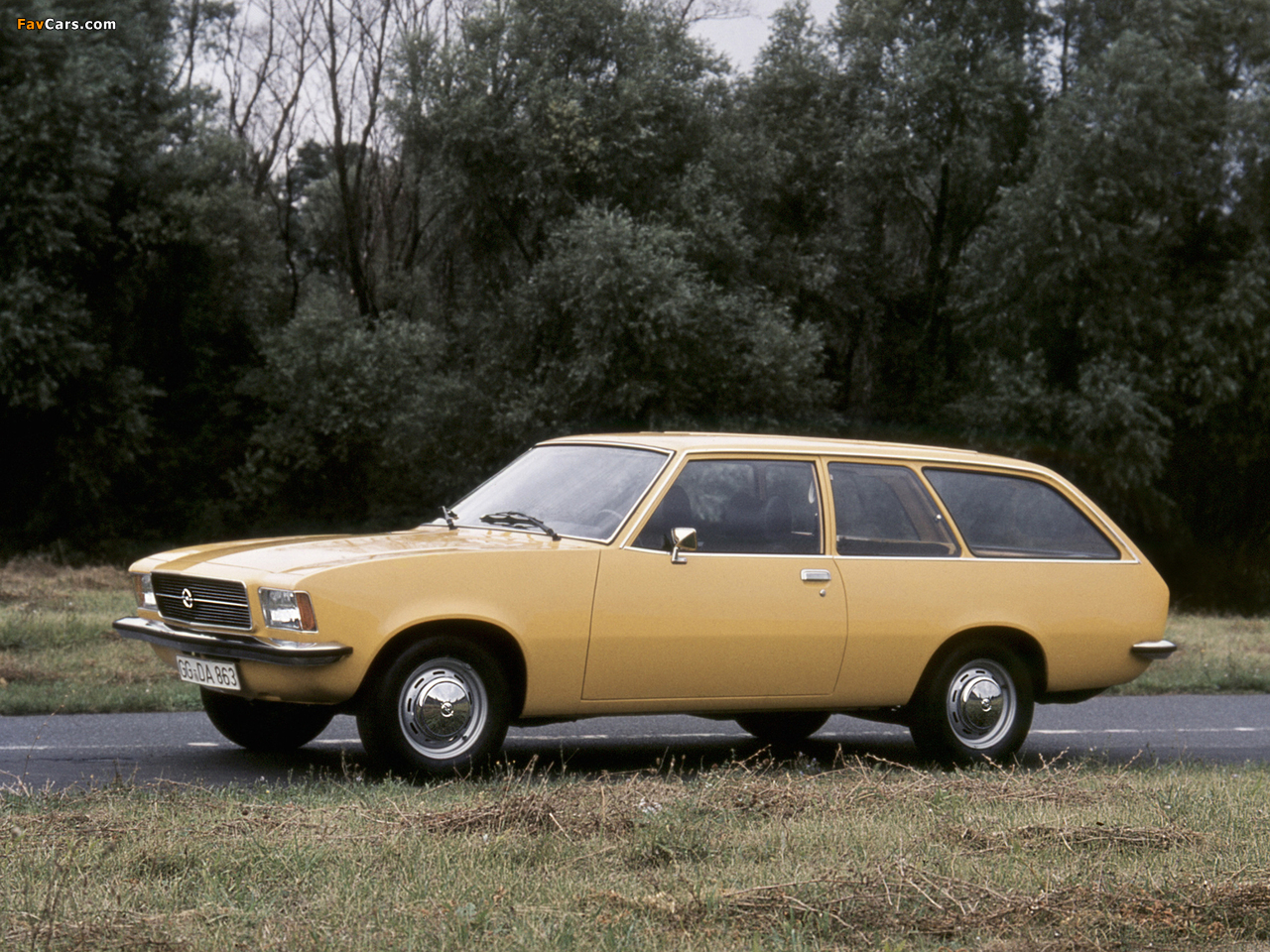 Images of Opel Rekord Caravan 3-door (D) 1972–77 (1280 x 960)